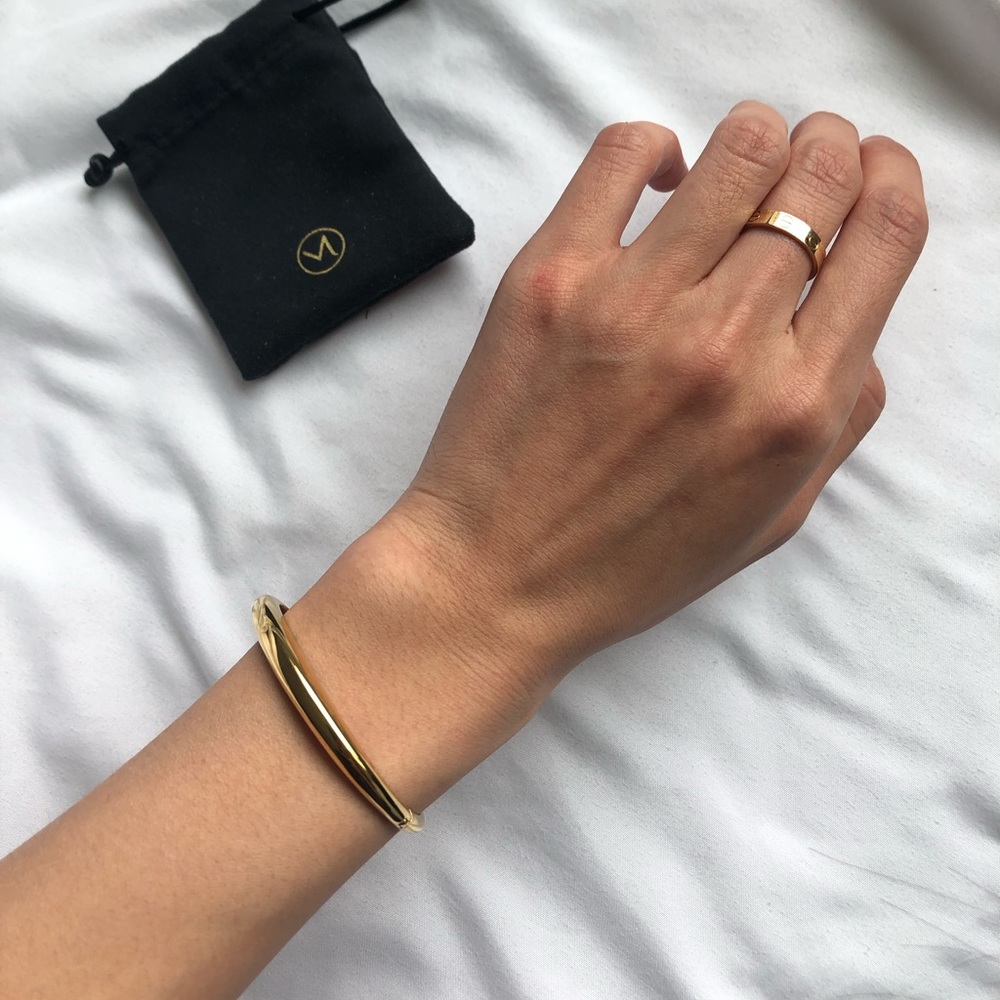 Mejuri dome bracelet